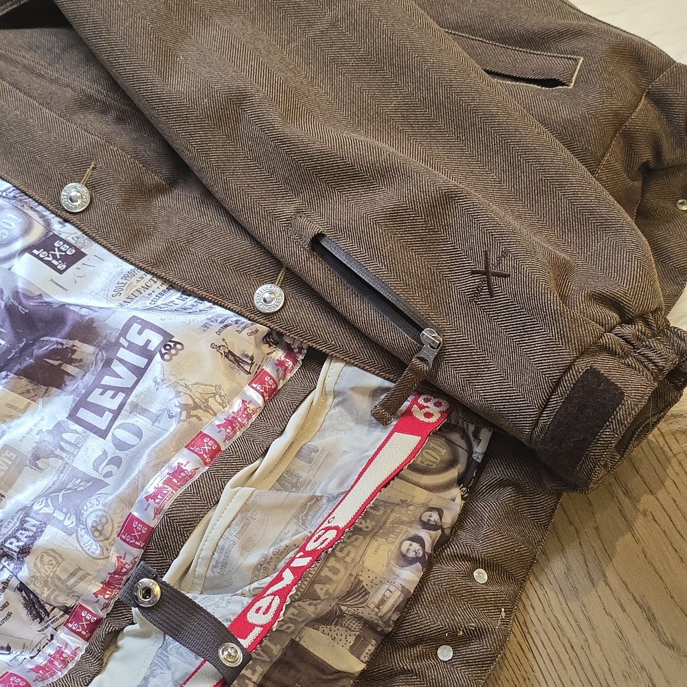 Rare Limited Edition 686 x Levi’s "The Times Line" Snowboard Jacket - Mens Small